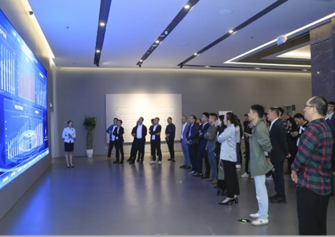 �ɶ����г��м�ֵ��̸��