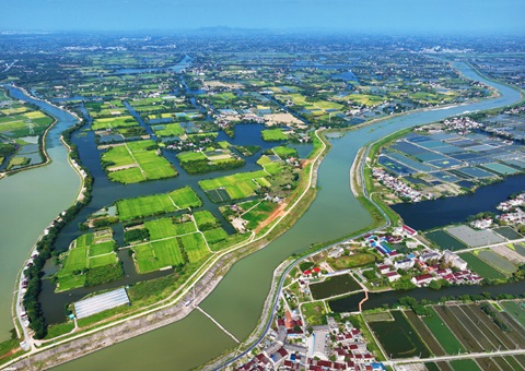 ����ʡ��Ȼ��Դ����벢���ƶ������ںϷ�չ