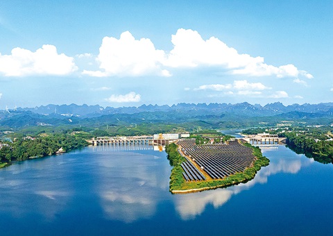 �����з�չ�������˼��弶���徭����Ŀ�õر��������ж�