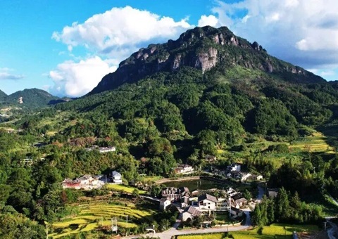 ȫ���׵������ں�ˮ��ά����̬��Ʒ��ֵת�������������