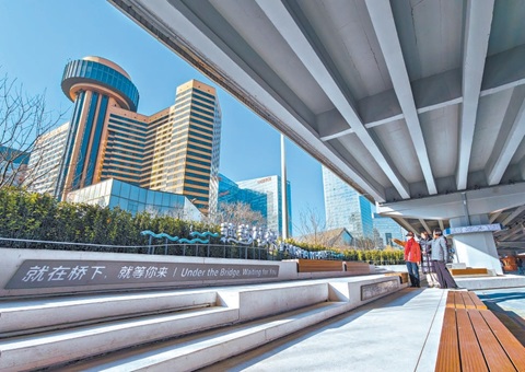 300����ϵ���¿ռ��������� ����ͣ��λ5487�� ����ɫ�ռ䡱����������������   ���±�������