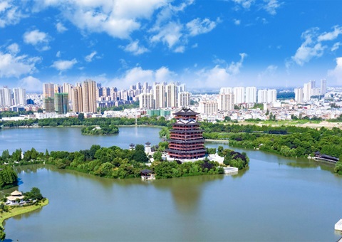 �������ų���Ϊ���÷�չע�롰��Ƥ���ܡ�